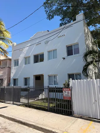 $1,900 | 337 Southwest 10th Avenue, Unit 5, Miami, FL 33130
