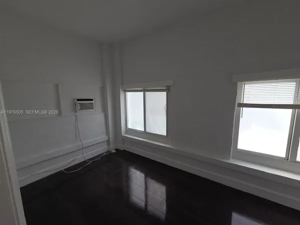 $1,900 | 337 Southwest 10th Avenue, Unit 5, Miami, FL 33130