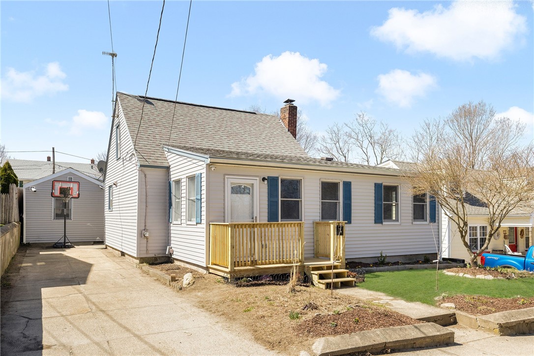 17 Pierce Street Coventry, RI 02816 - Photo 3 of 32 Gallery Image 3
