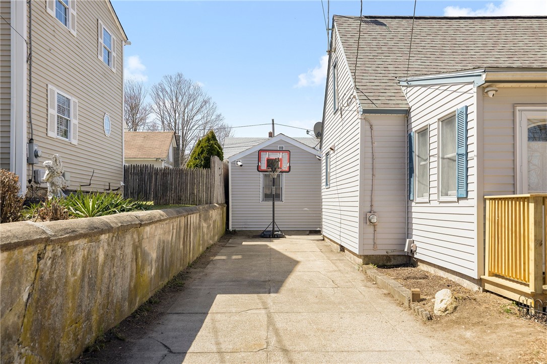 17 Pierce Street Coventry, RI 02816 - Photo 4 of 32 Gallery Image 4