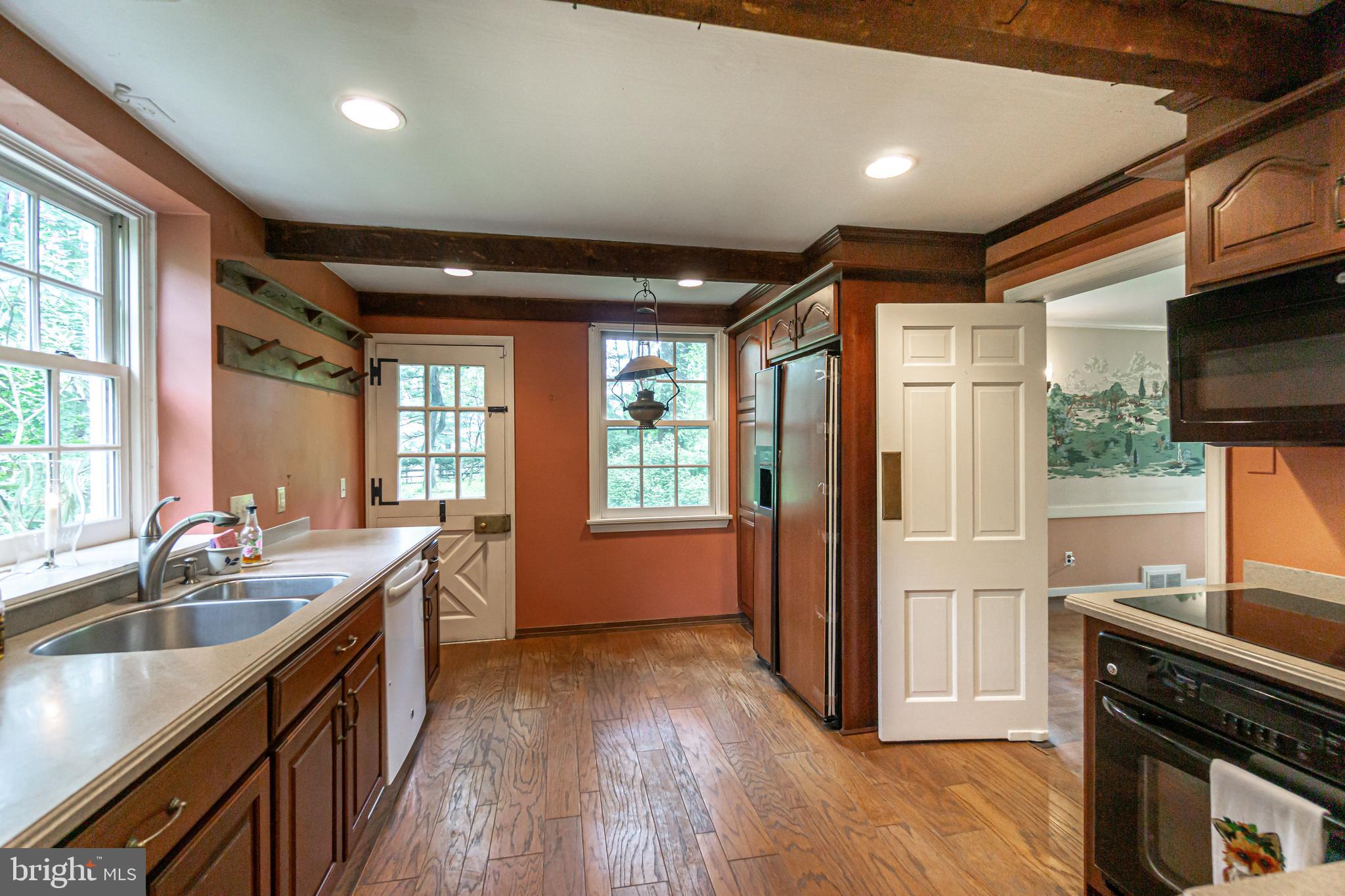 645 Leopard Road Berwyn, PA 19312 - Photo 14 of 67 Kitchen