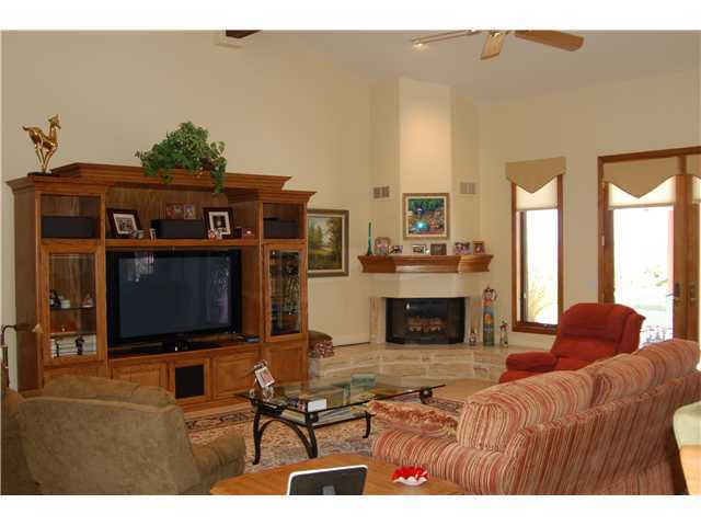 12450 Palos Tierra Road Valley Center, CA 92082 - Photo 15 of 25 Family Room