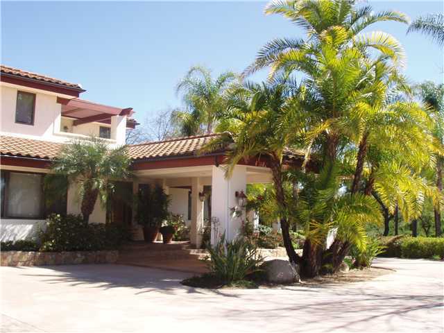 12450 Palos Tierra Road Valley Center, CA 92082 - Photo 7 of 25 Porte Cochere