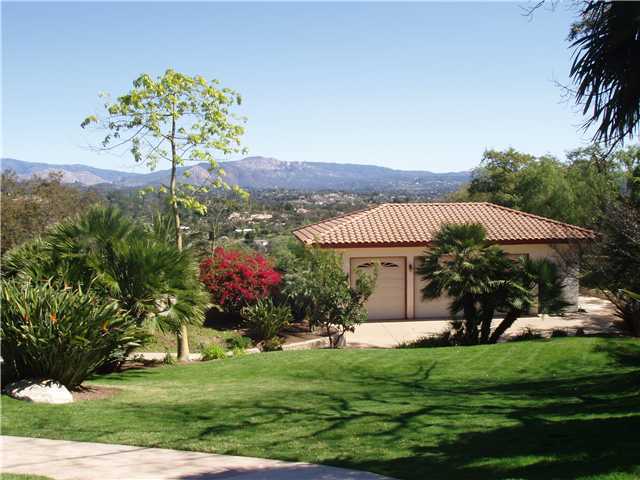 12450 Palos Tierra Road Valley Center, CA 92082 - Photo 9 of 25 3 Car Detached Garage