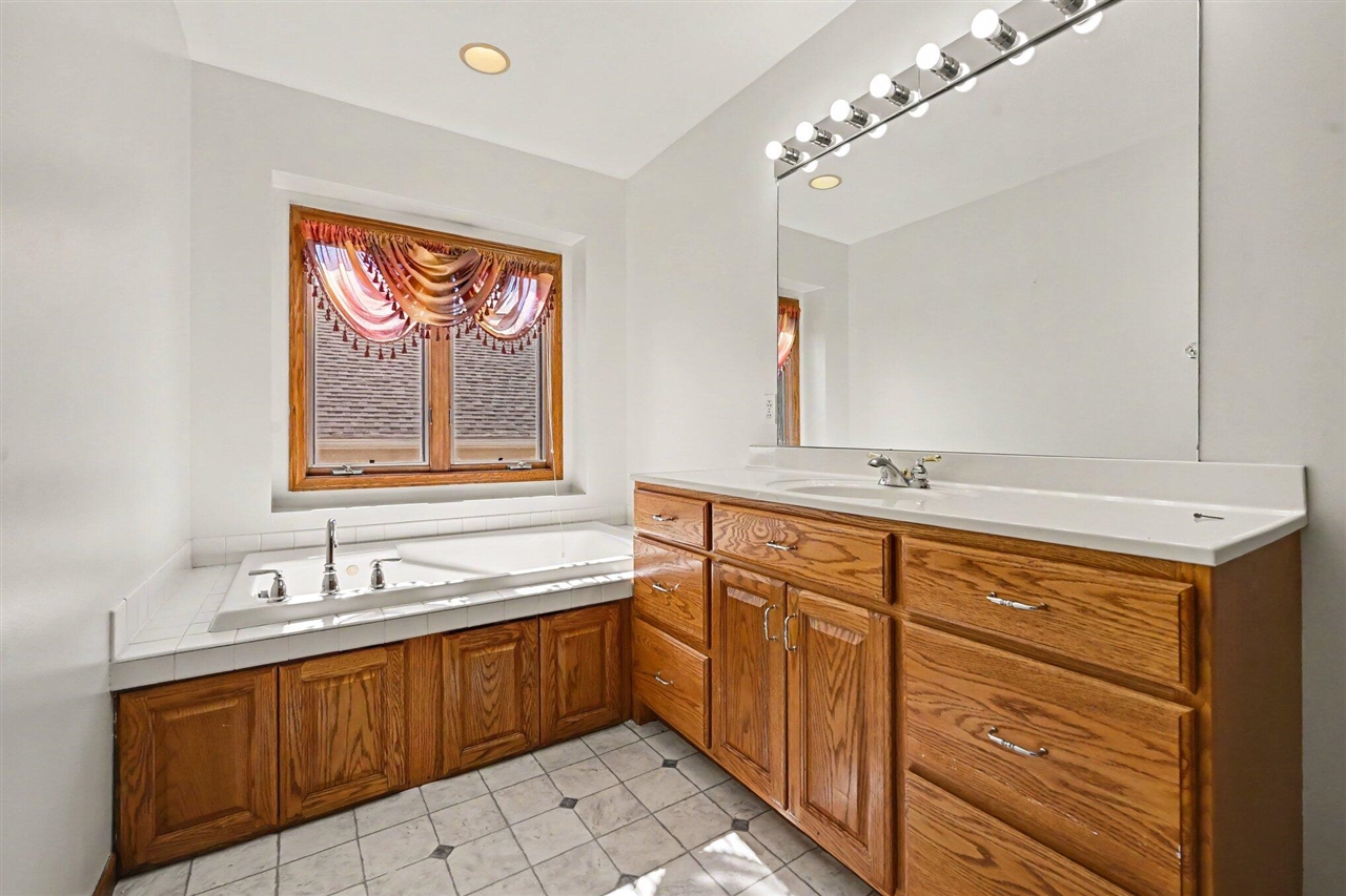 14 Blue Stone Ridge Battle Creek, MI 49014 - Photo 22 of 33