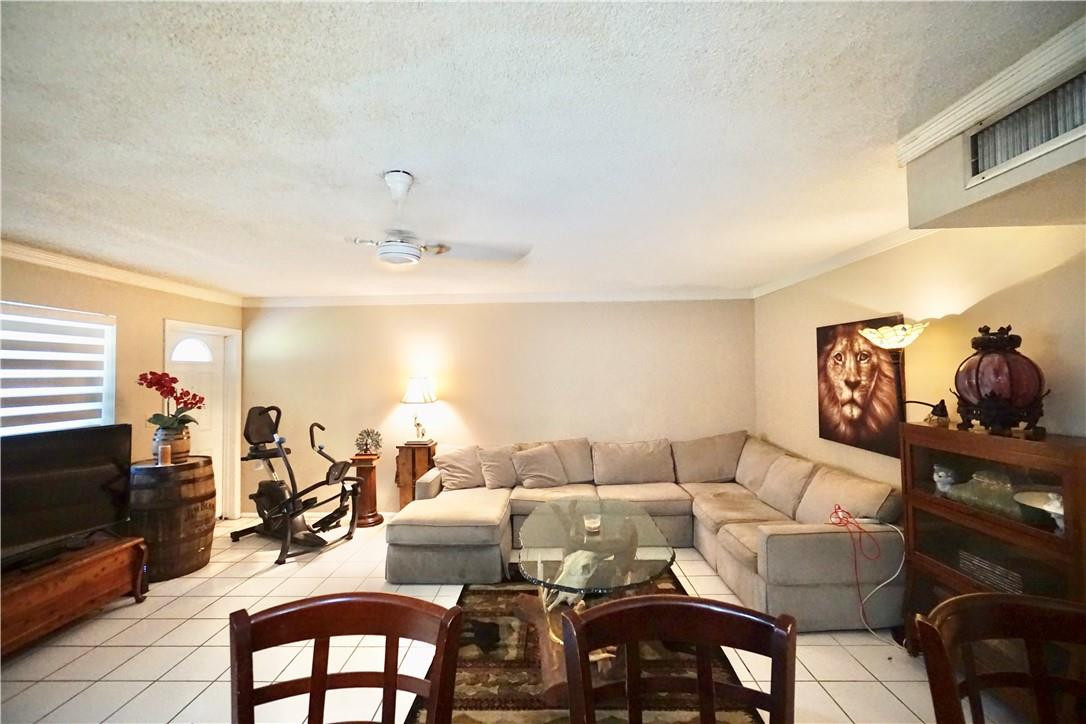 5300 Washington Street, Unit R102 Hollywood, FL 33021 - Photo 5 of 26 Photo 5