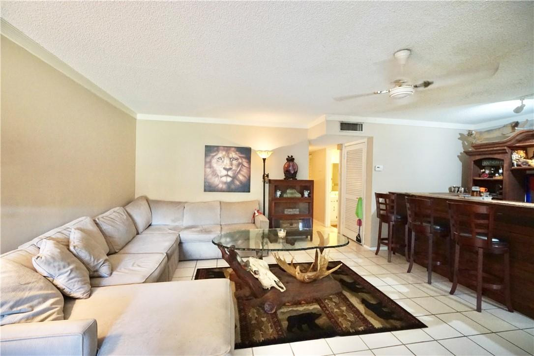 5300 Washington Street, Unit R102 Hollywood, FL 33021 - Photo 7 of 26 Photo 7
