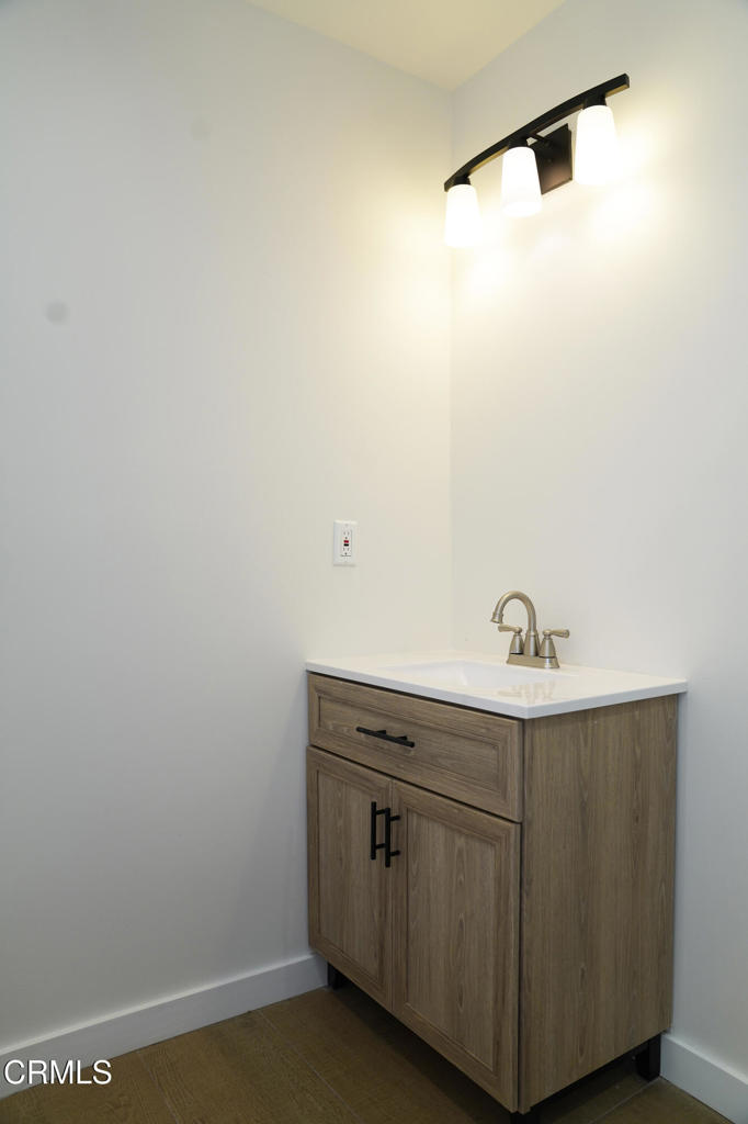 2428 Brigden Road Pasadena, CA 91104 - Photo 3 of 11 Bathroom