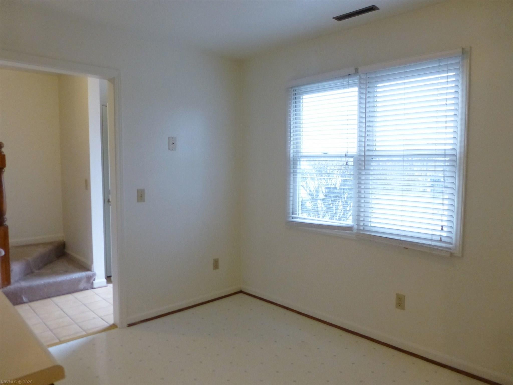 2410 Ridge Road Blacksburg, VA 24060 - Photo 7 of 31 Gallery Image 7
