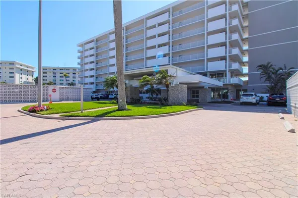 $13,000 | 3443 Gulf Shore Boulevard North, Unit 213, Naples, FL 34103