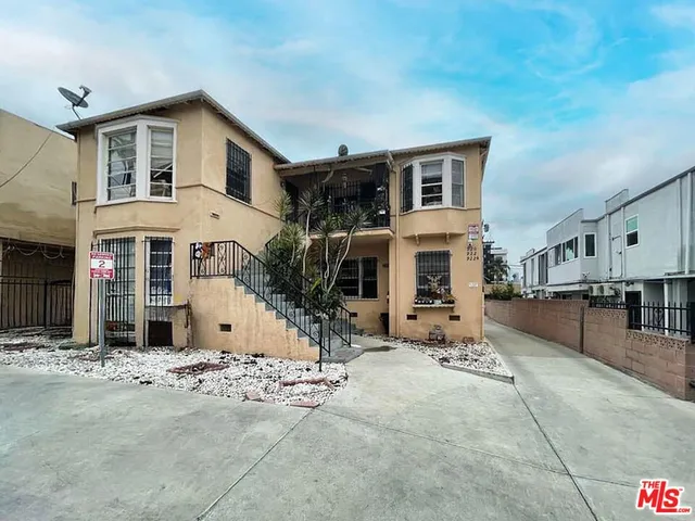 $1,295,000 | 920 South Kenmore Avenue, Los Angeles, CA 90006
