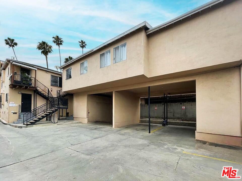920 South Kenmore Avenue Los Angeles, CA 90006 - Photo 5 of 5