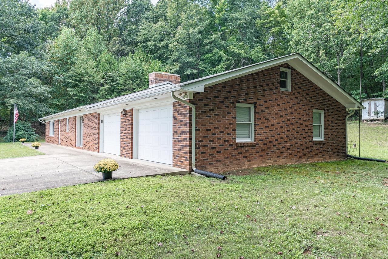 440 Mountain View Road Stanley, VA 22851 - Photo 21 of 29 Gallery Image 21