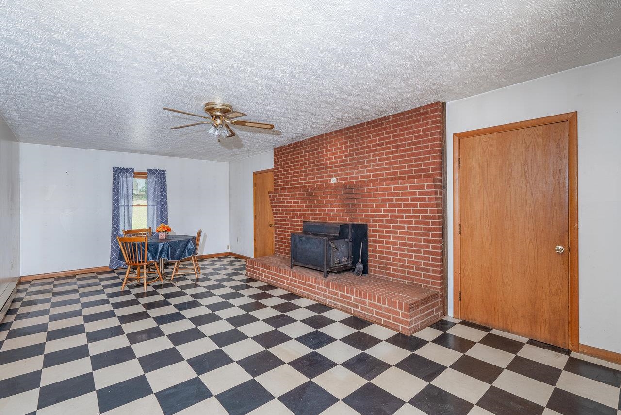 440 Mountain View Road Stanley, VA 22851 - Photo 8 of 29 Gallery Image 8