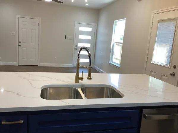 a close view of sink and tap