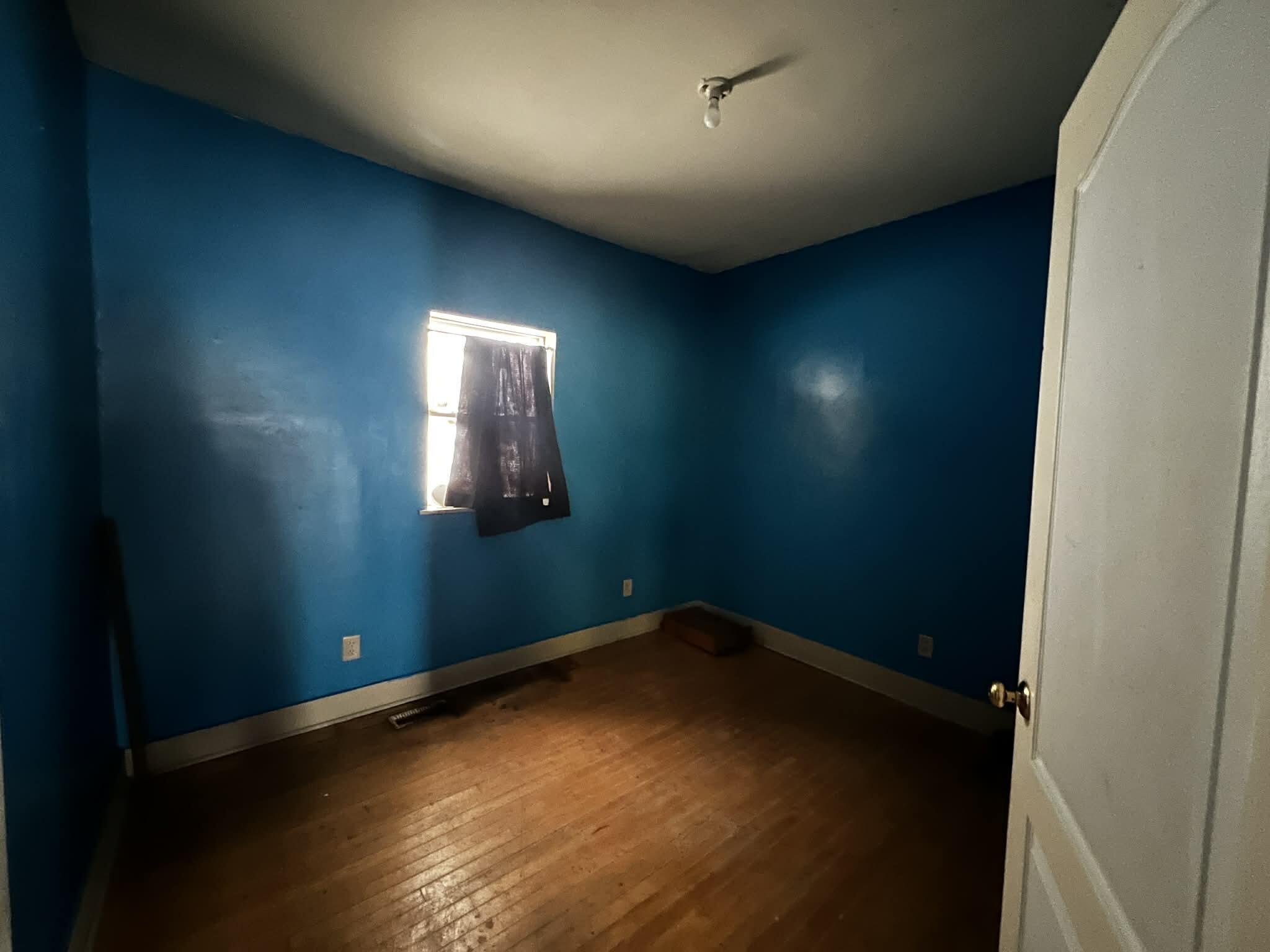 2172 South 18th Street Milwaukee, WI 53215 - Photo 4 of 8 Bedroom