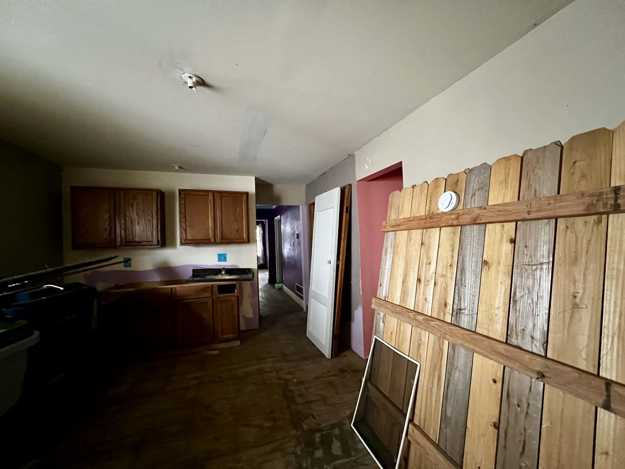 2172 South 18th Street Milwaukee, WI 53215 - Photo 5 of 8 Kitchen