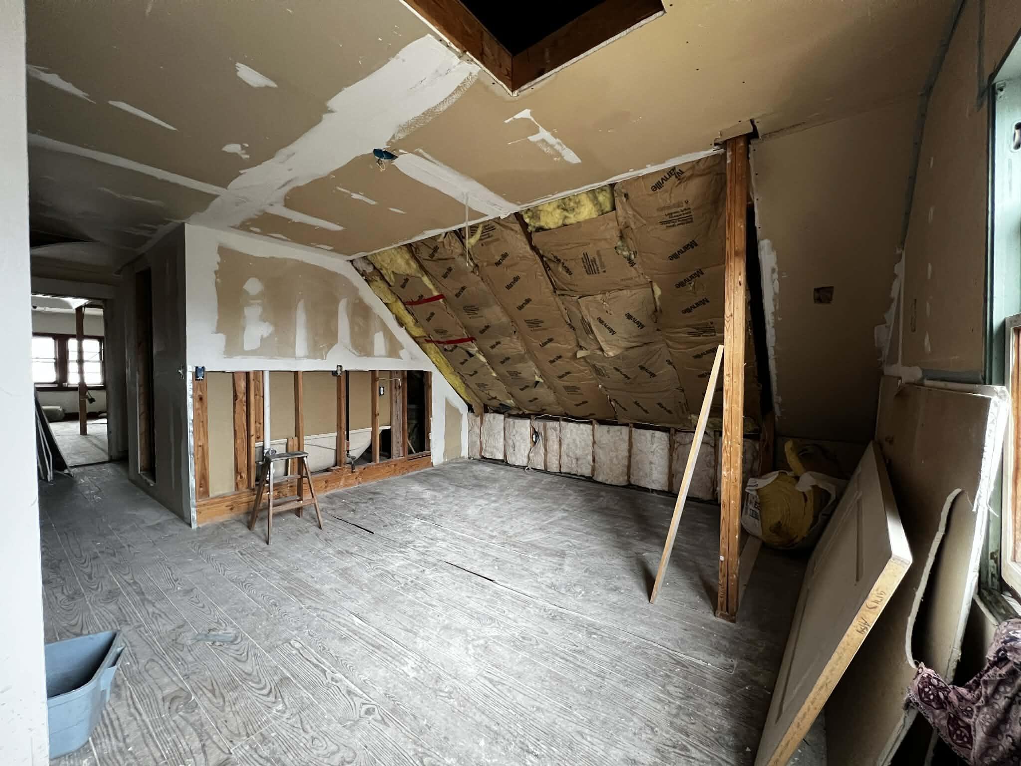 2172 South 18th Street Milwaukee, WI 53215 - Photo 7 of 8 Upstairs