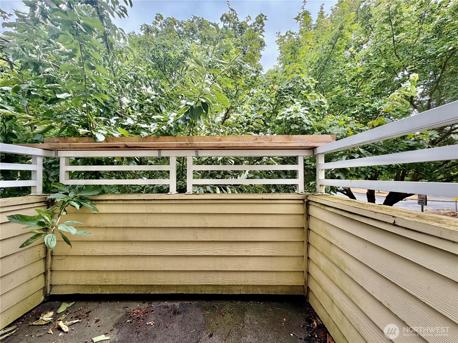 9216 Stone Avenue North, Unit B Seattle, WA 98103 - Photo 26 of 28