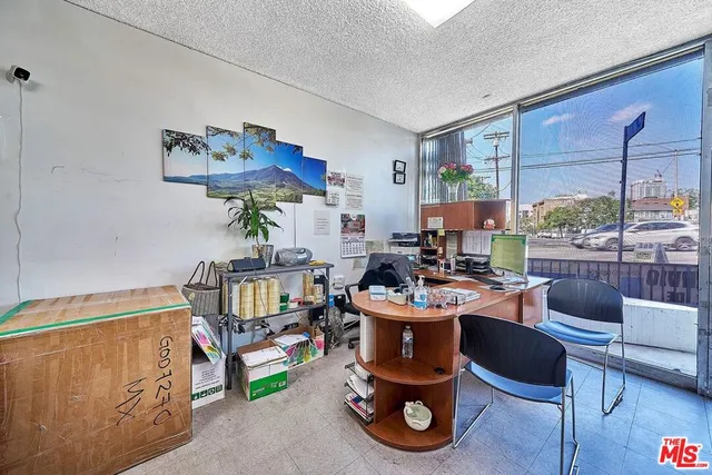 $2,100 | 834 South Hoover Street, Los Angeles, CA 90057