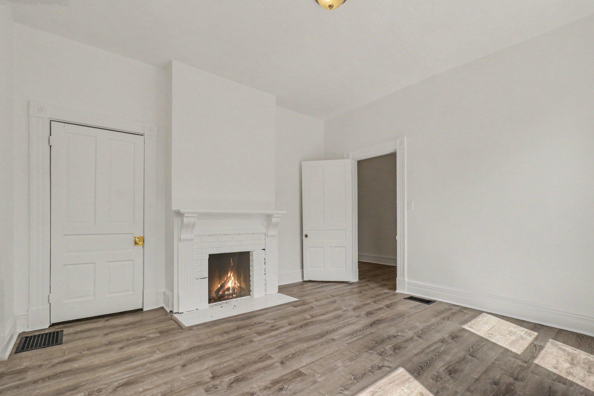 1825 Scott Street Covington, KY 41014 - Photo 4 of 24 005_file_8944