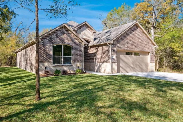 $349,900 | 109 Quail Run Drive, Trinidad, TX 75163