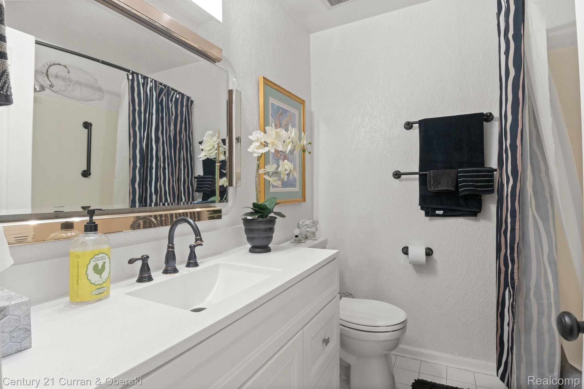 2165 Metzner Road Walled Lake, MI 48390 - Photo 13 of 30 Gallery Image 13