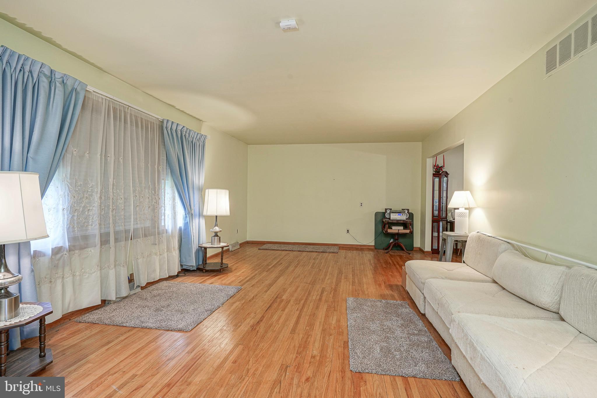 41 New Road Pedricktown, NJ 08067 - Photo 8 of 25 living room