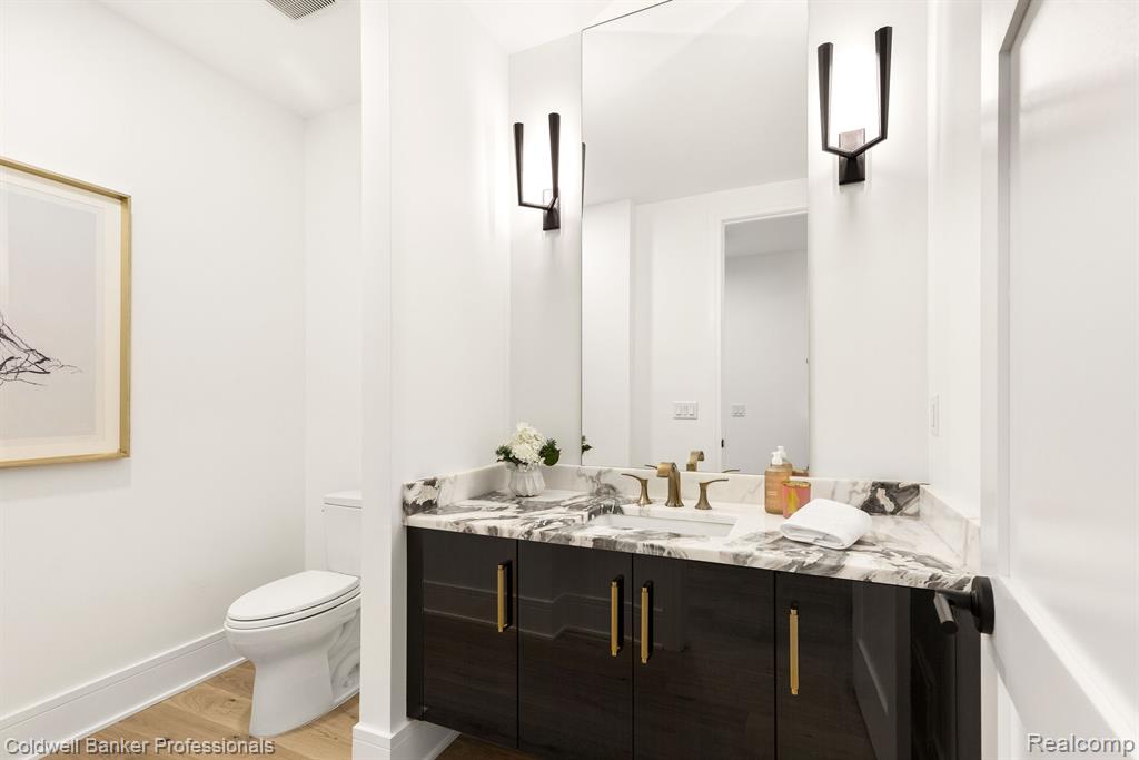 5280 Inkster Road Bloomfield Hills, MI 48302 - Photo 35 of 60