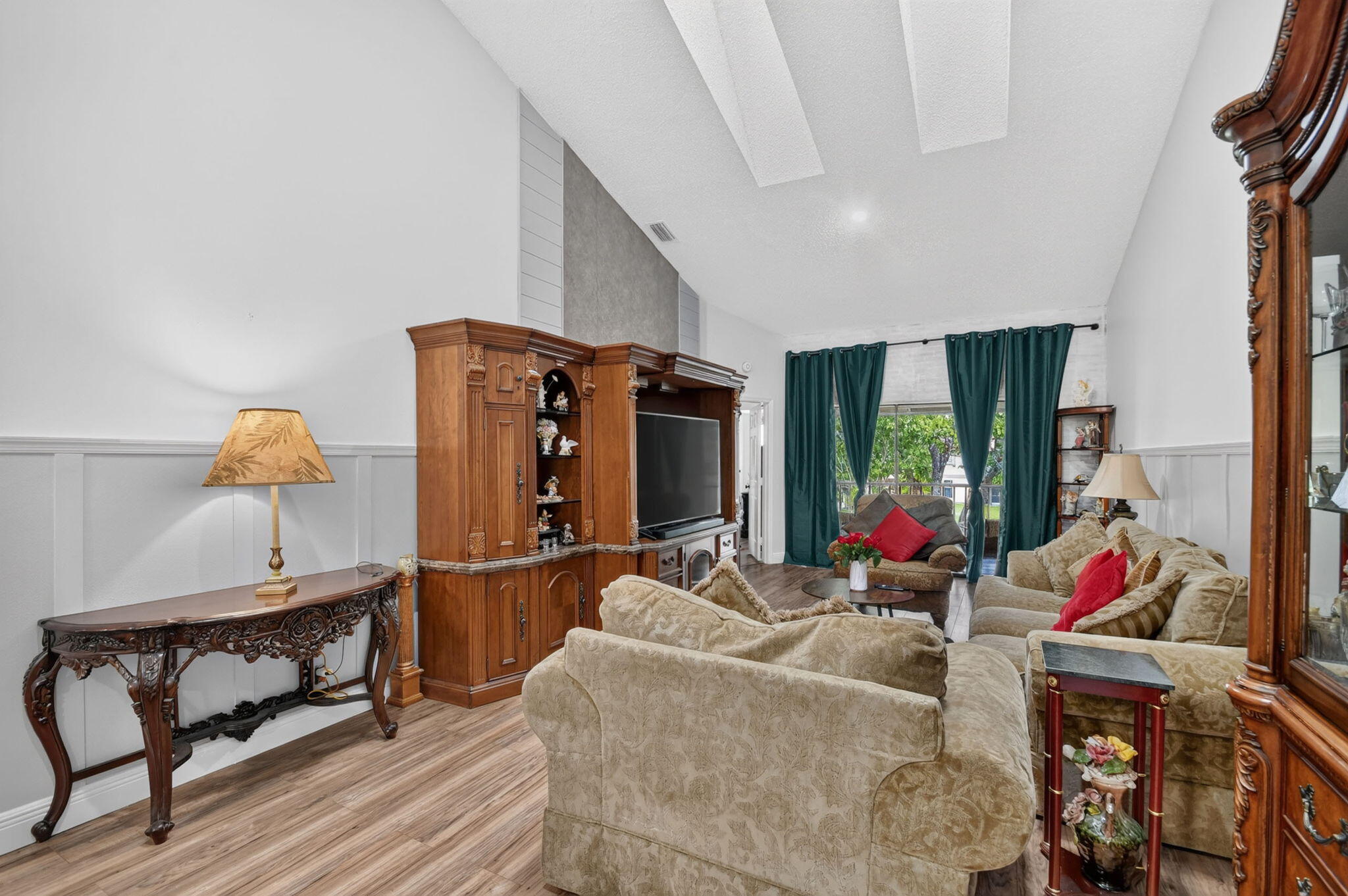 907 Harbour Pointe Way Greenacres, FL 33413 - Photo 18 of 87 Living Room