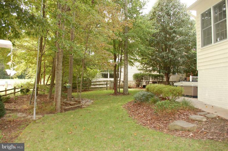 22 Riders Court Edgewater, MD 21037 - Photo 2 of 30 Exterior (Rear)
