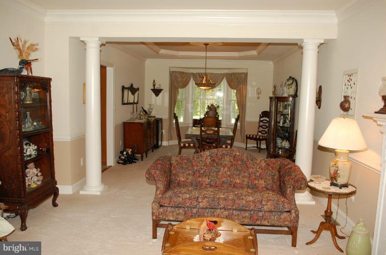 22 Riders Court Edgewater, MD 21037 - Photo 11 of 30 Living Room looking into Dining Room