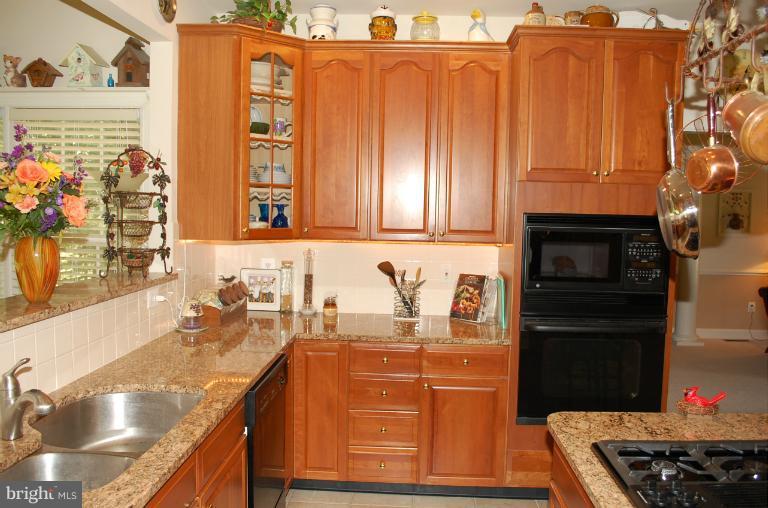 22 Riders Court Edgewater, MD 21037 - Photo 13 of 30 Another View of the Kitchen