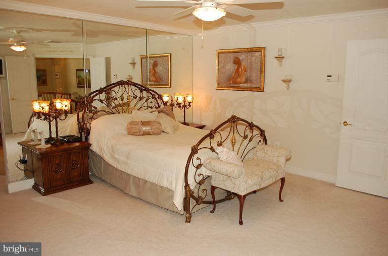 22 Riders Court Edgewater, MD 21037 - Photo 18 of 30 Bedroom (Master)