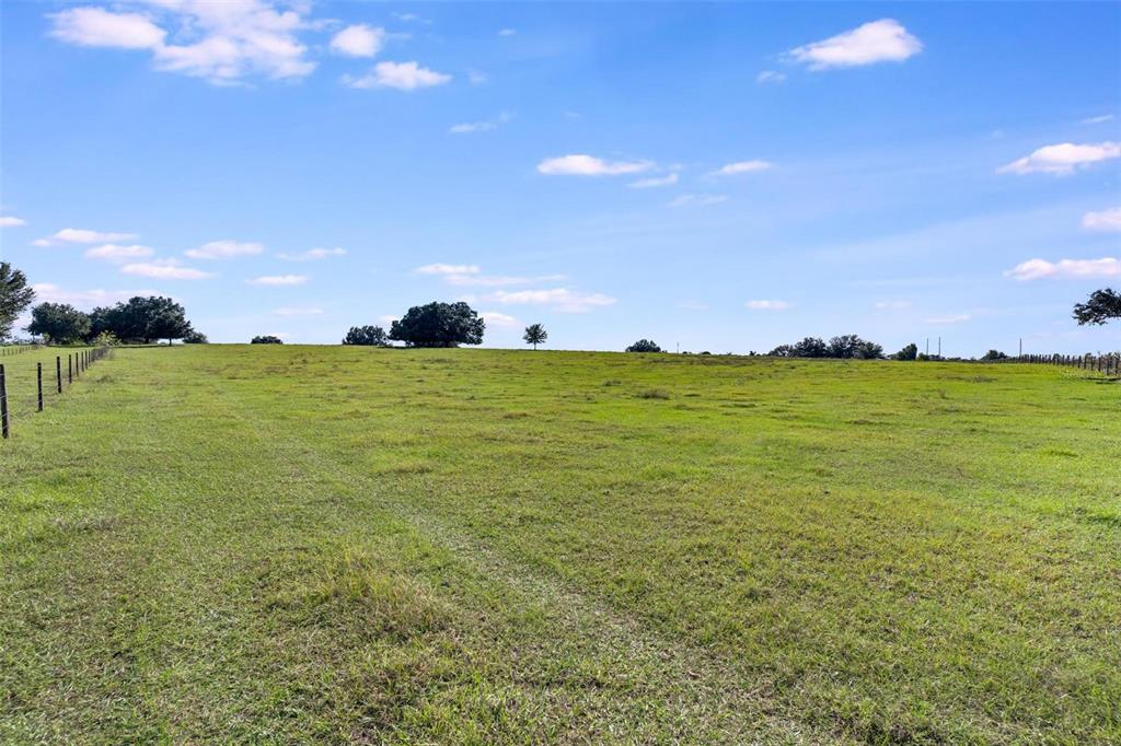 Southeast 156th Place Road Weirsdale, FL 32195 - Photo 5 of 17 a view of an ocean and beach