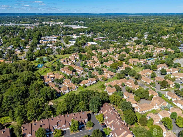 $719,900 | 118 Coppertree Court, Edison, NJ 08820