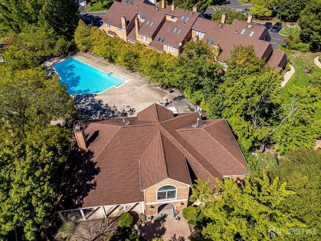 $719,900 | 118 Coppertree Court, Edison, NJ 08820