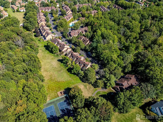 $719,900 | 118 Coppertree Court, Edison, NJ 08820