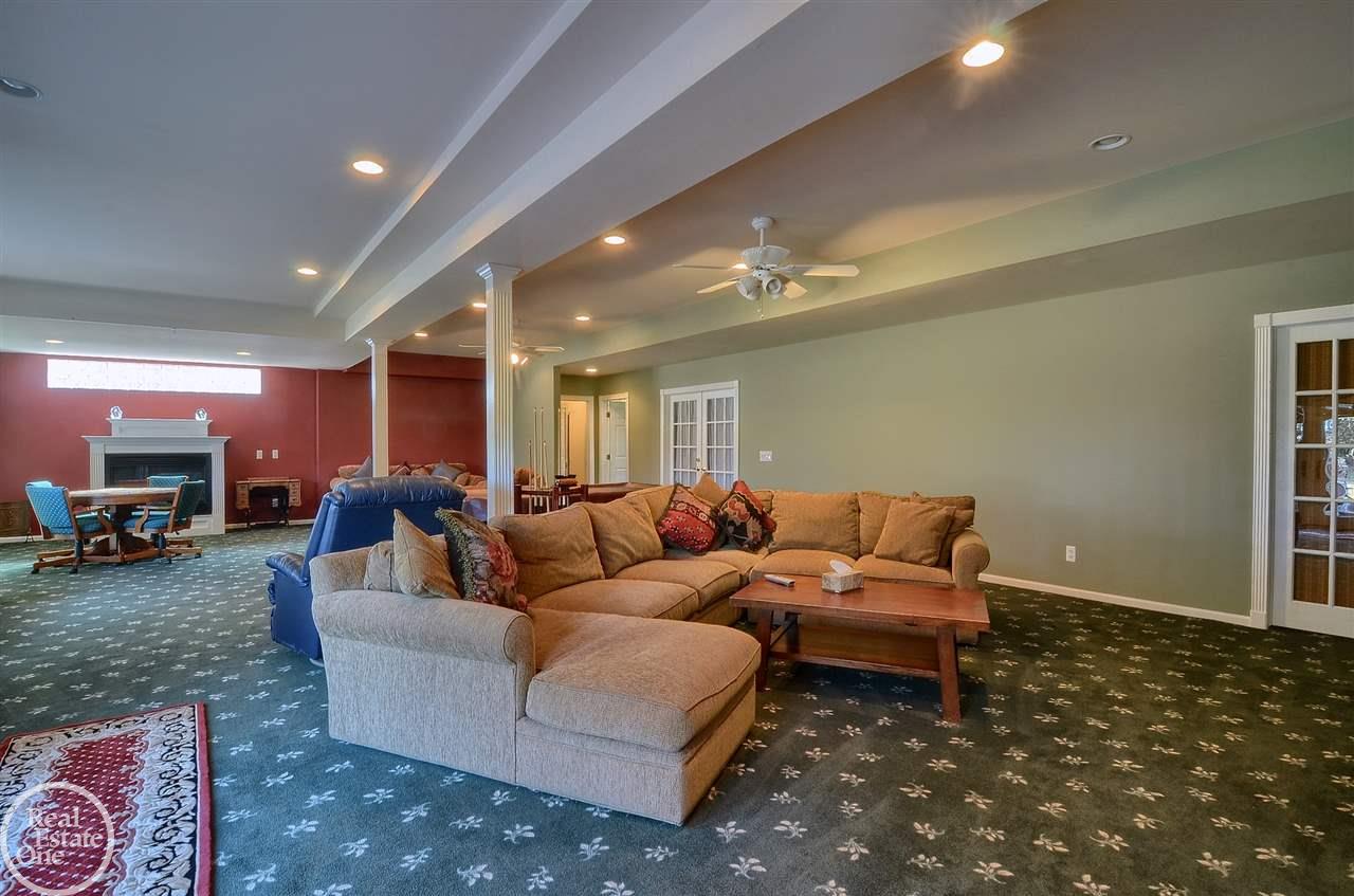 78400 Romeo Plank Road Armada, MI 48005 - Photo 32 of 45 31345290-31.JPG
