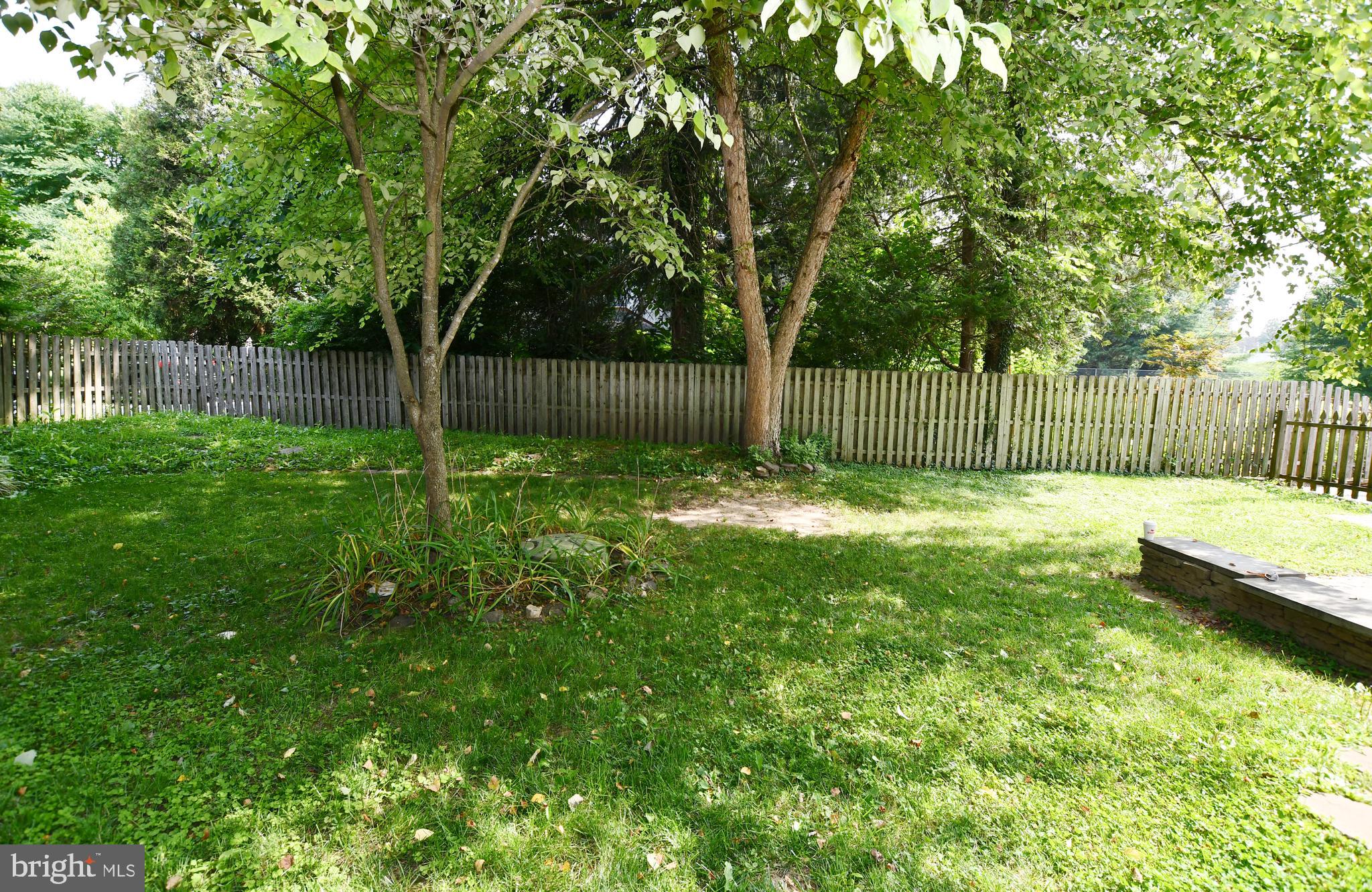 113 Brookhaven Road Wallingford, PA 19086 - Photo 17 of 43 Fenced back yard