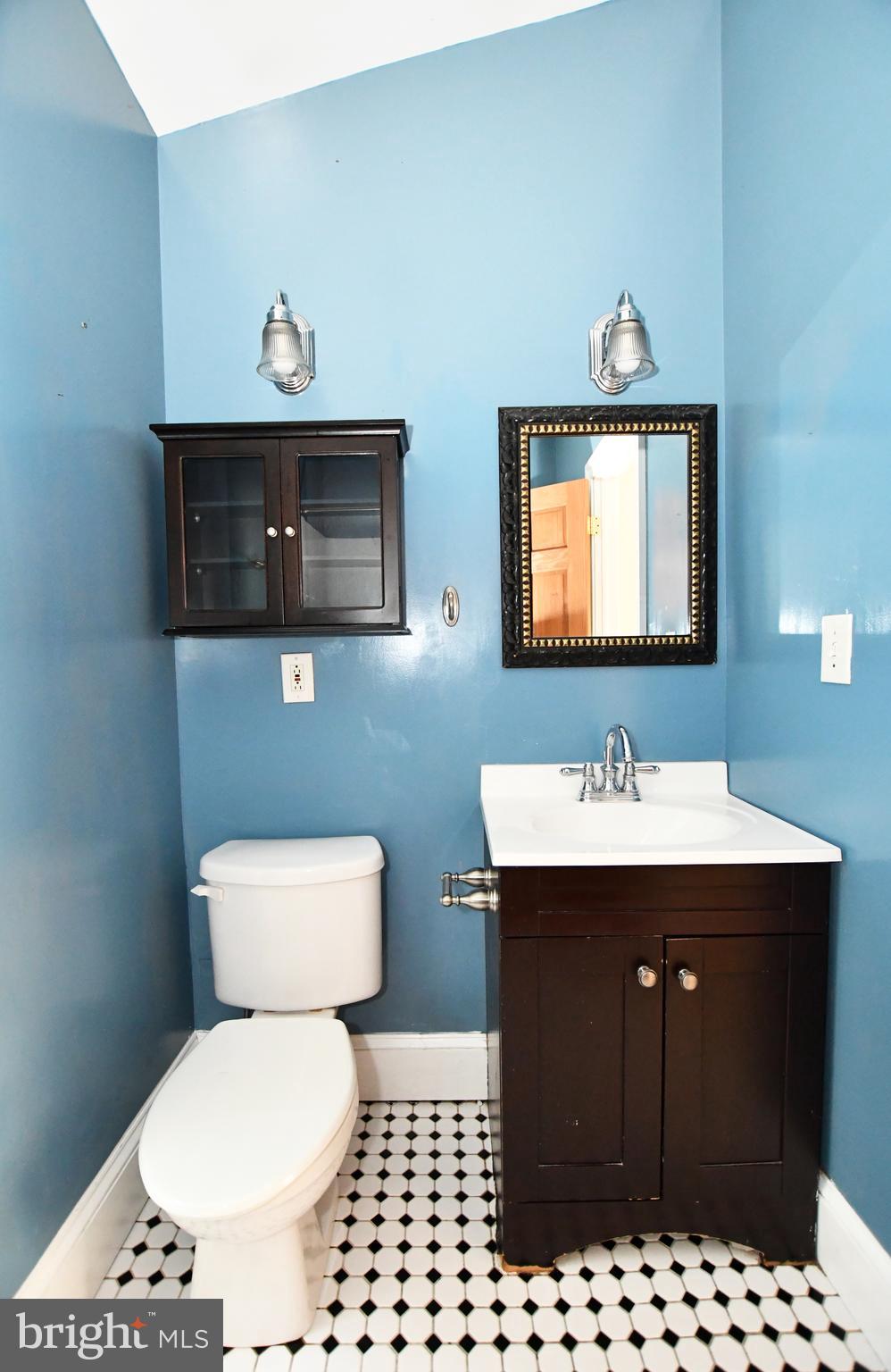 113 Brookhaven Road Wallingford, PA 19086 - Photo 20 of 43 Master en suite bathroom