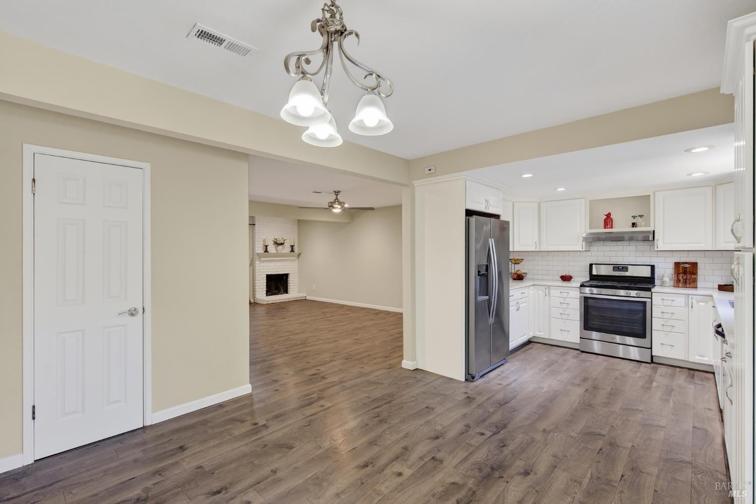 218 Los Alamos Road Santa Rosa, CA 95409 - Photo 4 of 48