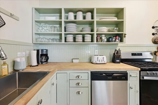 $475,000 | 41 Church Street, Deer Isle, ME 04627