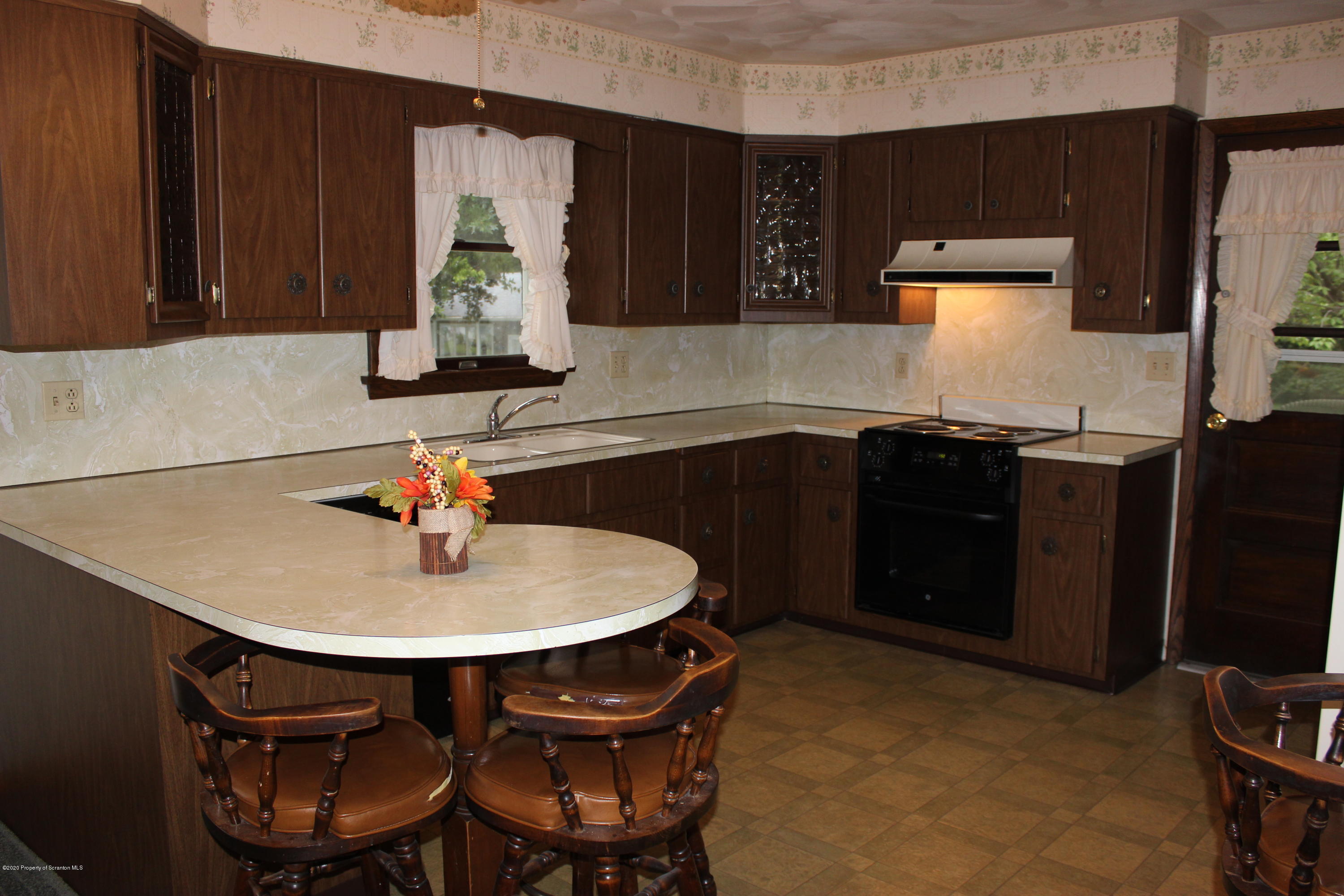 237 Spring Street Moosic, PA 18507 - Photo 11 of 29 Gallery Image 11