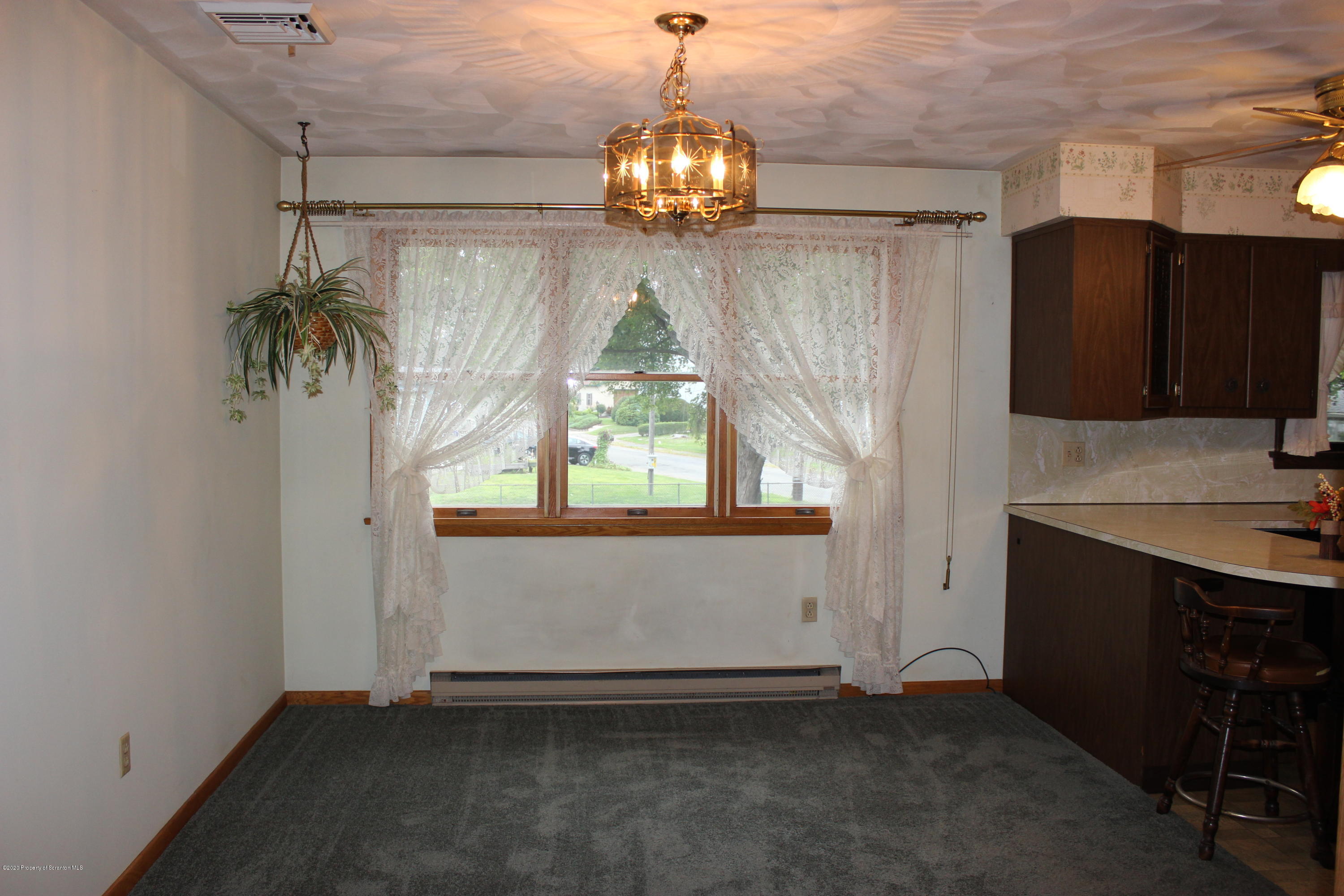 237 Spring Street Moosic, PA 18507 - Photo 9 of 29 Gallery Image 9