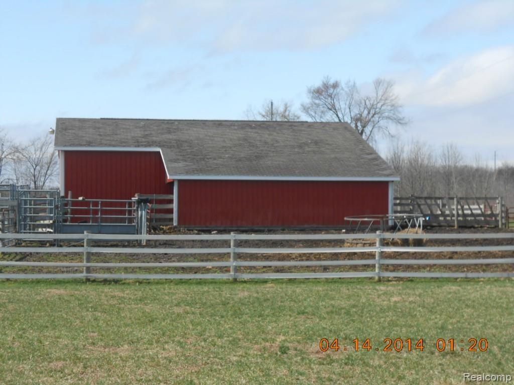 899 Thayer Road Ortonville, MI 48462 - Photo 3 of 21 DSCN2565.jpg