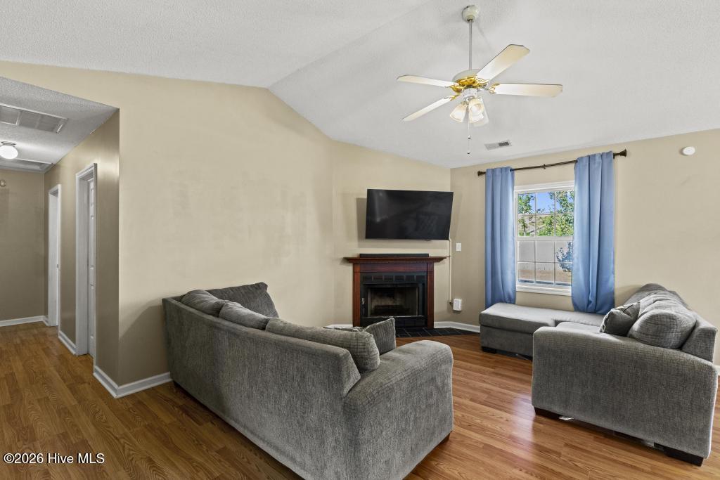 238 Parnell Road Hubert, NC 28539 - Photo 7 of 32 Gallery Image 7