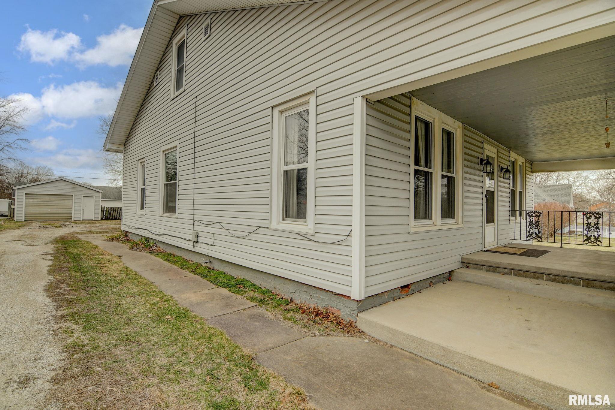 503 South Main Street Athens, IL 62613 - Photo 3 of 27 Gallery Image 3