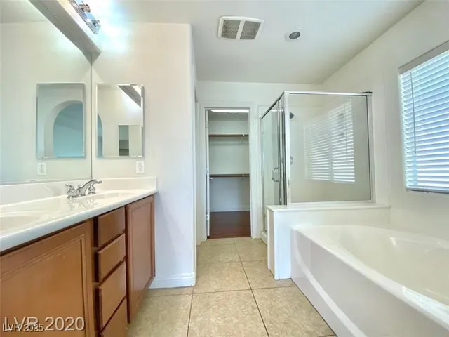 $1,975 | 8869 Skyline Peak Court, Las Vegas, NV 89148