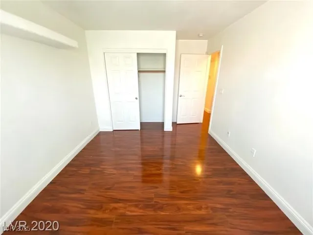 $1,975 | 8869 Skyline Peak Court, Las Vegas, NV 89148